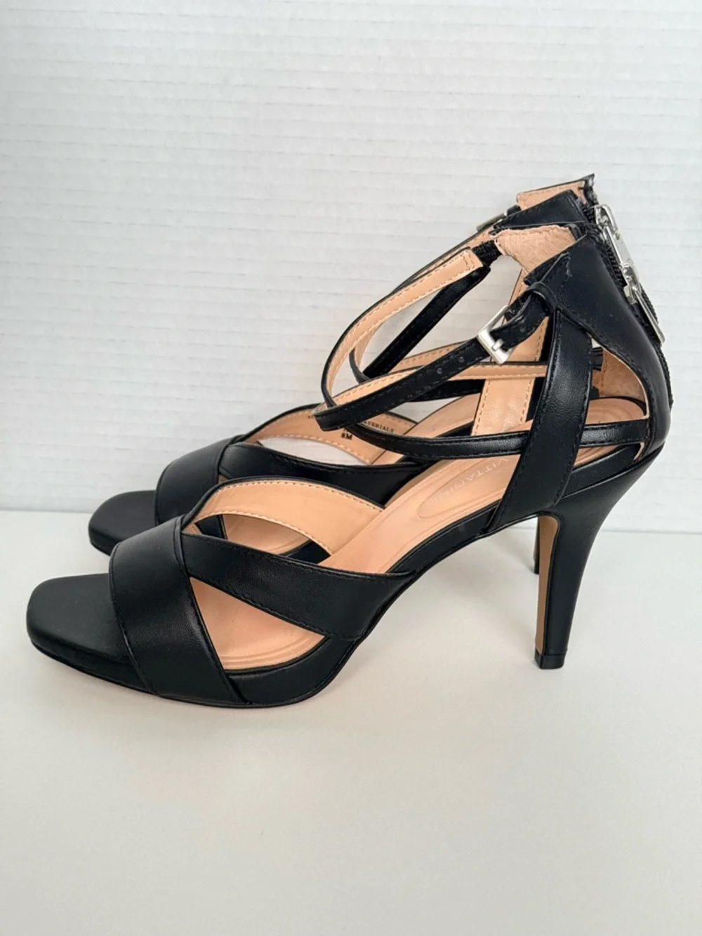Adrienne Vittadini Black Leather Crisscross Ankle-Strap Heels Size 8 - Picture 4 of 8